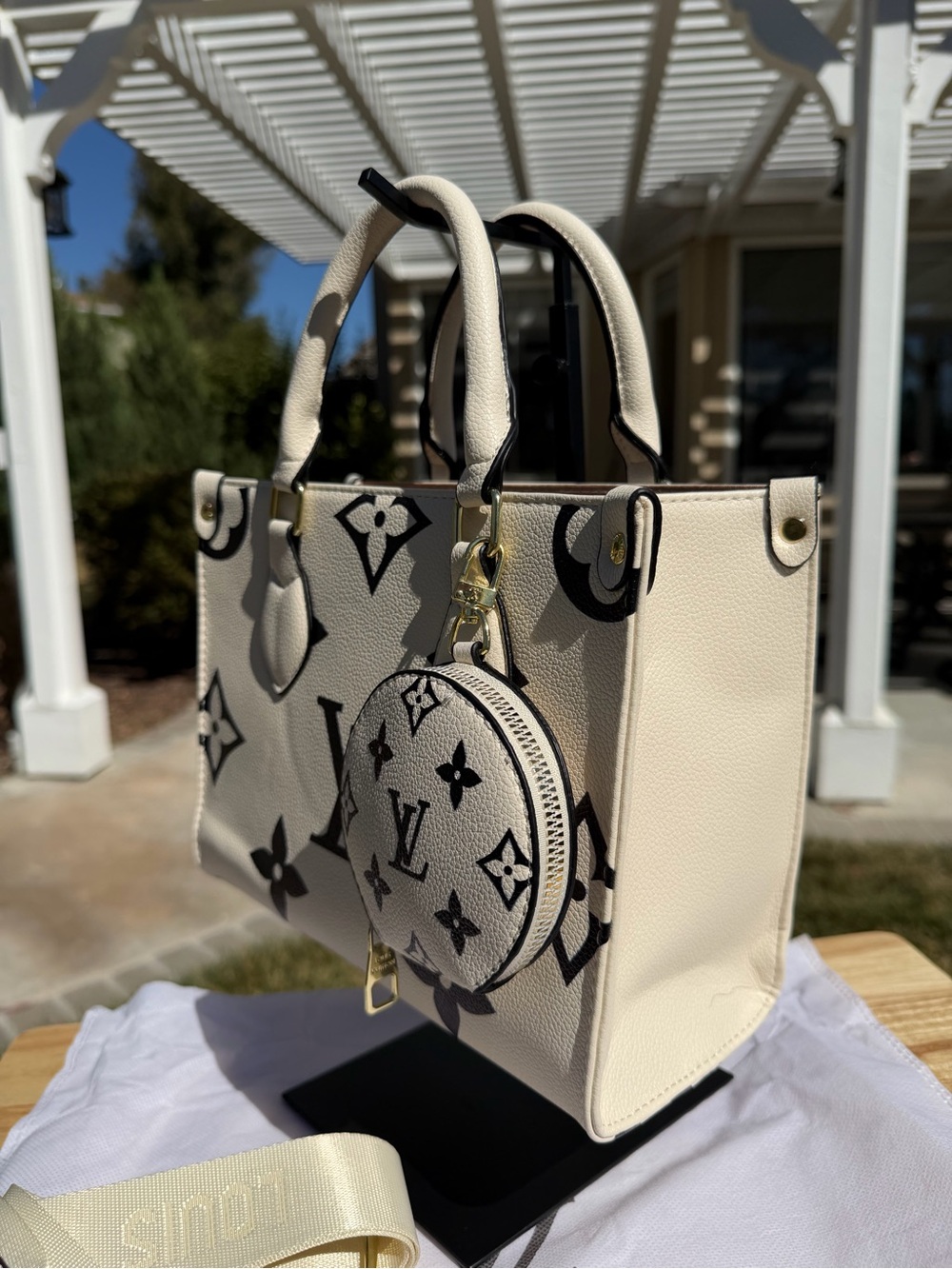 ✨COMING SOON✨ NEW LV Print White Black Monogram OnTheGo Satchel Bag & Coin Purse - Picture 8 of 15